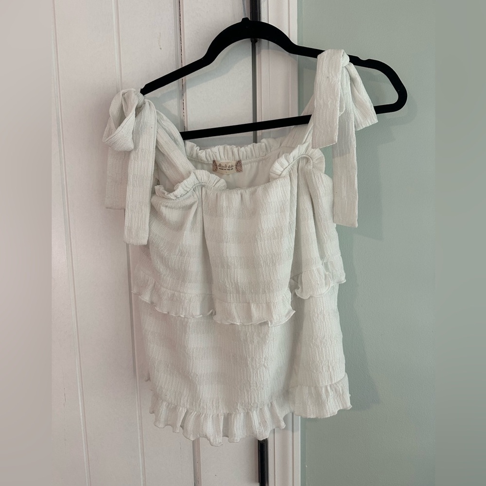 Women’s White Top
